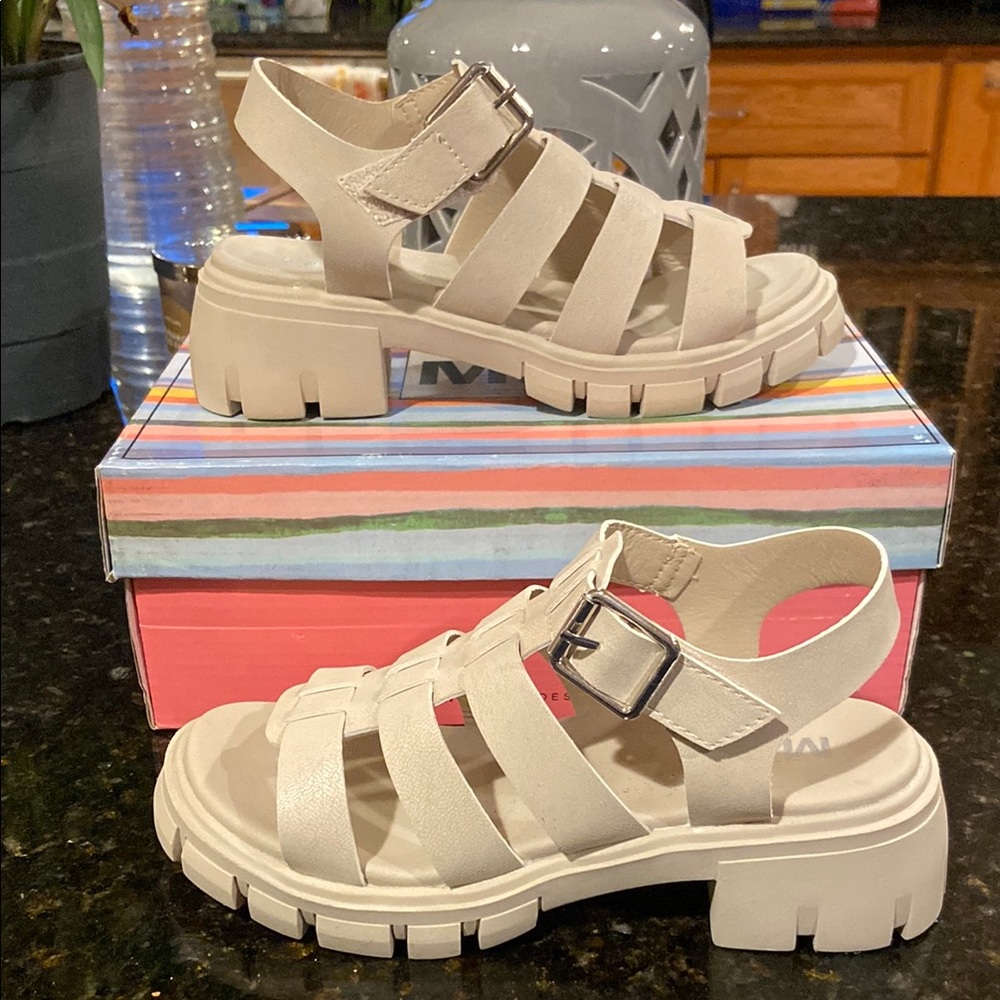 MIA Kids Fisherman Sandals, Size 2